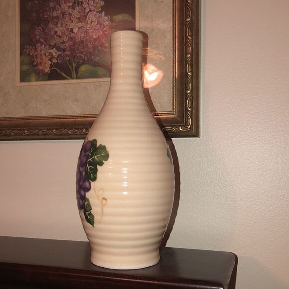 Vintage Hand Painted Vase with Grapes - Picture 3 of 6